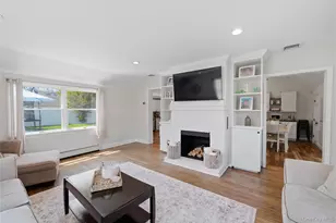 418 Bay 6th St, West Islip, NY 11795 - Photo 16