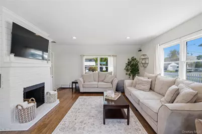 418 Bay 6th Street, West Islip, NY 11795 - Photo 14