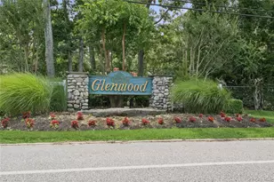 1661 Old Country Rd, Riverhead, NY 11901 - Photo 16