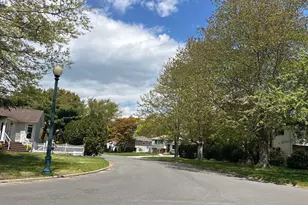 223 Sherry St, East Islip, NY 11730 - Photo 4