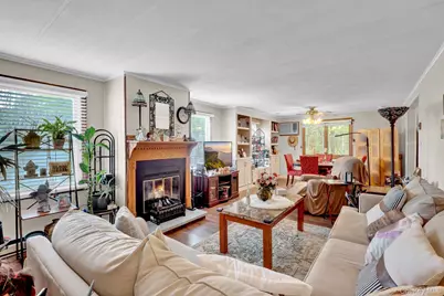 131 Village Circle West, Manorville, NY 11949 - Photo 4