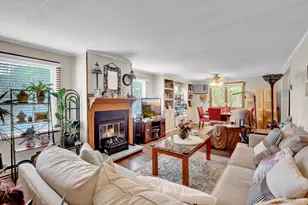 131 Village Cir W, Manorville, NY 11949 - Photo 4
