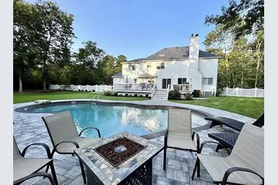 15 Silas Woods Road, Manorville, NY 11949 - Photo 2