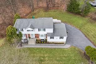 20 Algonquin Cir, Airmont, NY 10952 - Photo 4