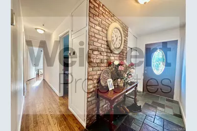 211 W 22nd, Huntington Station, NY 11746 - Photo 8