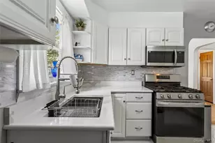 8 Cedarlawn Blvd, Valley Stream, NY 11580 - Photo 12