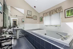 164 Pace Dr S, West Islip, NY 11795 - Photo 30