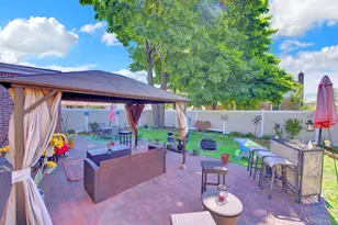 12 Dale Ave, Hempstead, NY 11550 - Photo 4
