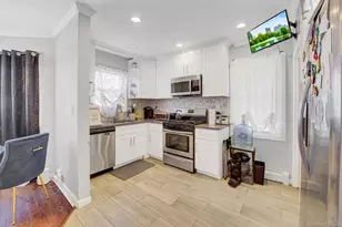 12 Dale Ave, Hempstead, NY 11550 - Photo 8