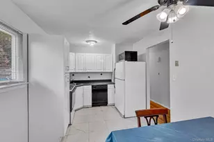 86 Paris Ct, West Islip, NY 11795 - Photo 12