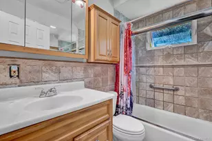 86 Paris Ct, West Islip, NY 11795 - Photo 18