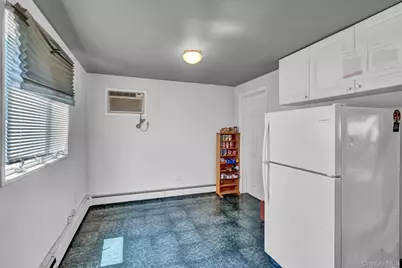 86 Paris Court, West Islip, NY 11795 - Photo 26