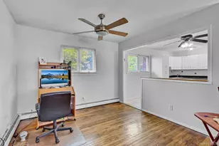 86 Paris Ct, West Islip, NY 11795 - Photo 10