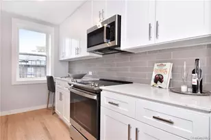651 W Blvd, Pelham, NY 10803 - Photo 2