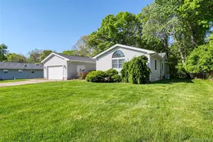 20 Valley Dr, East Moriches, NY 11940 - Photo 2