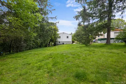 19 Lakeland Avenue, Mohegan Lake, NY 10547 - Photo 4