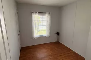 37 Hubbard Ave, Riverhead, NY 11901 - Photo 6