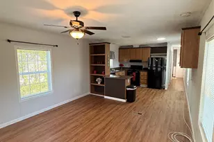 37 Hubbard Ave, Riverhead, NY 11901 - Photo 2