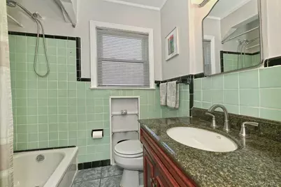 548 Stratford Road, West Hempstead, NY 11550 - Photo 20