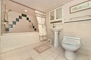 548 Stratford Rd, West Hempstead, NY 11550 - Photo 30