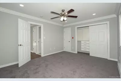 30 Bay Point Court #19, West Babylon, NY 11704 - Photo 6
