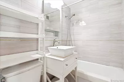 70-25 Yellowstone Boulevard #24N, Forest Hills, NY 11375 - Photo 26