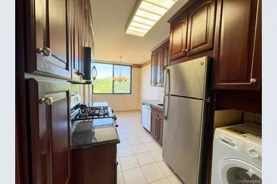 269-10 Grand Central Parkway #4O, Floral Park, NY 11005 - Photo 10