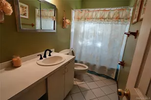 36 Jackson Ave, Centereach, NY 11720 - Photo 6