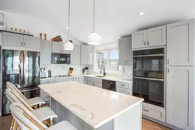 128 Walnut Walk, Fair Harbor, NY 11706 - Photo 4
