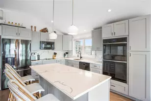 128 Walnut Walk, Fair Harbor, NY 11706 - Photo 4