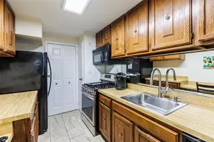 290 Brettonwoods Dr, Coram, NY 11727 - Photo 12