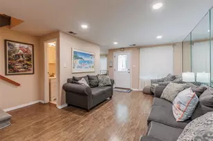 290 Brettonwoods Dr, Coram, NY 11727 - Photo 4