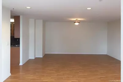 26 W Broadway #303, Long Beach, NY 11561 - Photo 2