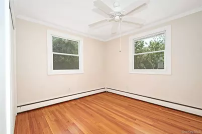 121 Parkview Place, Mount Kisco, NY 10549 - Photo 18
