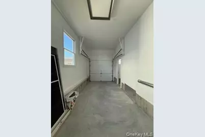 733 E Walnut Street #Upper, Long Beach, NY 11561 - Photo 18
