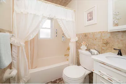 19815 33rd Avenue, Flushing, NY 11358 - Photo 22