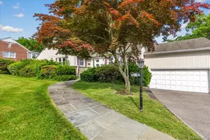 68 Brendon Hill Rd, Scarsdale, NY 10583 - Photo 2