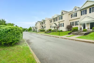 75 Hudson Circle #72, Marlboro, NY 12542 - Photo 2