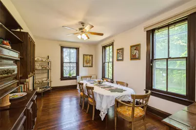 17 Crampton Avenue, Great Neck, NY 11023 - Photo 10