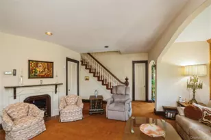 17 Crampton Ave, Great Neck, NY 11023 - Photo 8