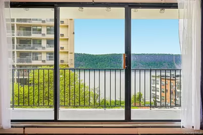 1120 Warburton Avenue #3F, Yonkers, NY 10701 - Photo 8