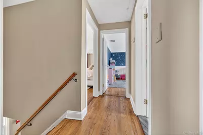 1049 Admont Avenue, Franklin Square, NY 11010 - Photo 18