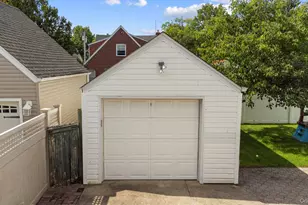 1049 Admont Ave, Franklin Square, NY 11010 - Photo 20