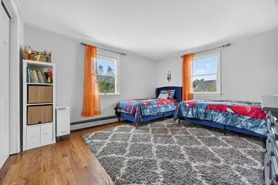 1049 Admont Avenue, Franklin Square, NY 11010 - Photo 14