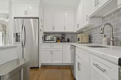 1924 Carroll Avenue, Merrick, NY 11566 - Photo 18