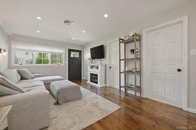 1924 Carroll Avenue, Merrick, NY 11566 - Photo 4