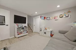 1924 Carroll Ave, Merrick, NY 11566 - Photo 26