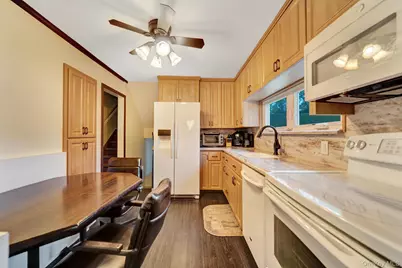 321 W Waukena Avenue, Oceanside, NY 11572 - Photo 6
