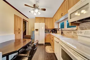 321 W Waukena Ave, Oceanside, NY 11572 - Photo 6