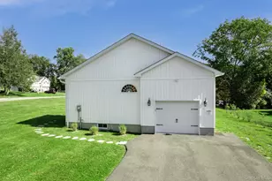 200 Sunset Dr, Wappingers Falls, NY 12590 - Photo 4